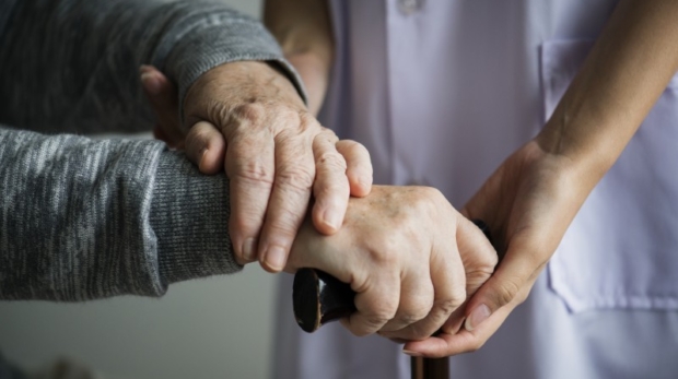 os-lares-de-idosos-na-mira-de-fogo-nuca-nursecall-ecares-bcotech-021